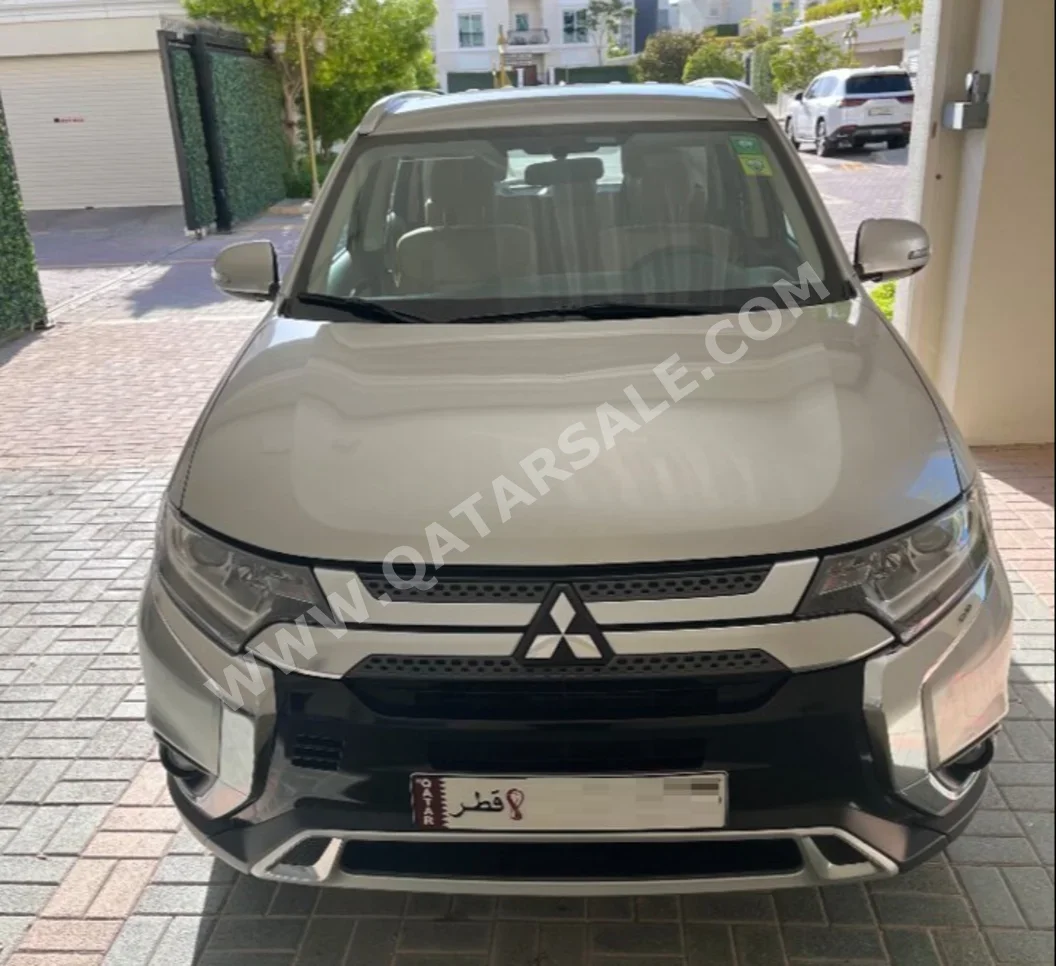 Mitsubishi Outlander HL 2022 Automatic 9,891 Km 4 Cylinder Four Wheel Drive (4WD) SUV Gray