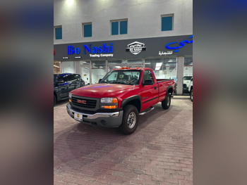 GMC  Sierra  2500 HD  2006  Manual  482,000 Km  8 Cylinder  Four Wheel Drive (4WD)  Pick Up  Red