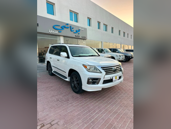 Lexus  LX  570  2012  Automatic  364,000 Km  8 Cylinder  Four Wheel Drive (4WD)  SUV  White