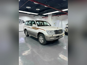 Toyota  Land Cruiser  GXR  2007  Automatic  289,000 Km  6 Cylinder  Four Wheel Drive (4WD)  SUV  White