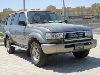 تويوتا لاند كروزر جي اكس ار 1997 عادي 682,000 كم 6 سلندر دفع رباعي اس يو في رمادي