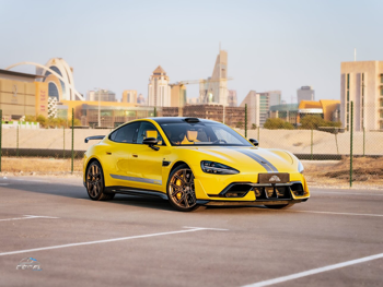 Xiaomi  SU7  Ultra  2025  Automatic  0 Km  0 Cylinder  All Wheel Drive (AWD)  Sedan  Yellow