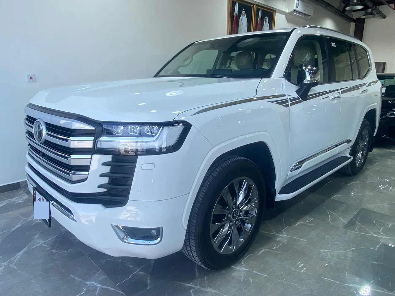 Toyota  Land Cruiser  VXR Twin Turbo  2024  Automatic  40,000 Km  6 Cylinder  Four Wheel Drive (4WD)  SUV  White  With Warranty