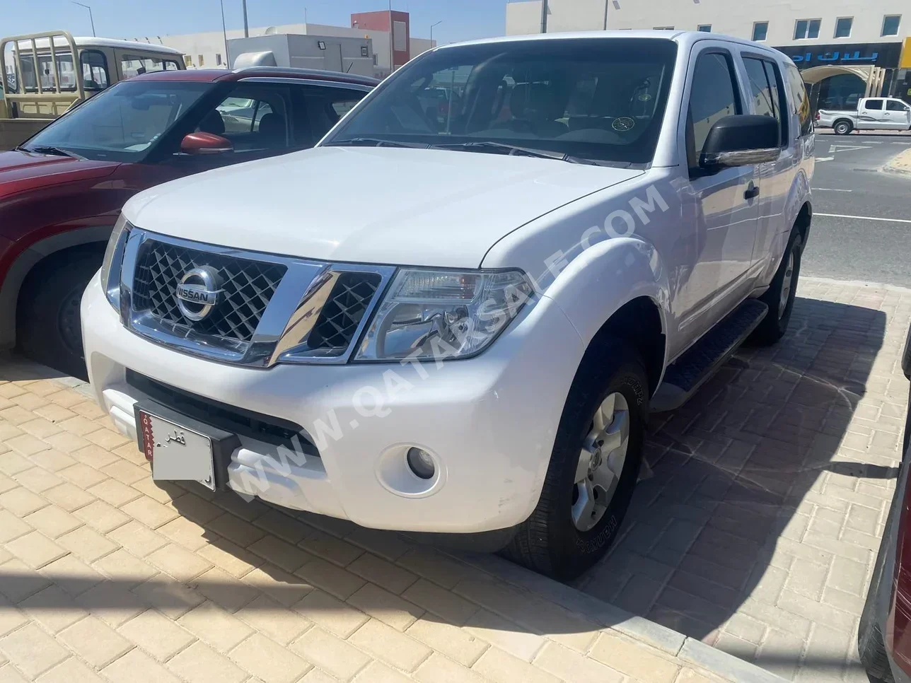 Nissan Pathfinder 2015 Automatic 160,000 Km 8 Cylinder Four Wheel Drive (4WD) SUV White