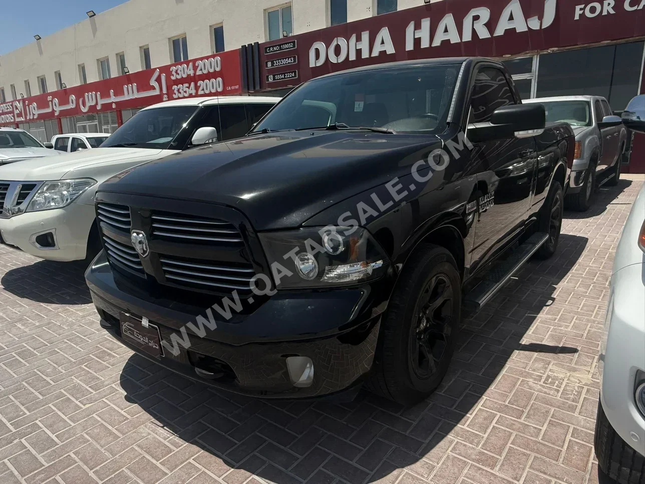 دودج رام 1500 2017 اوتوماتيك 159,000 كم 8 سلندر دفع رباعي بيكب أسود
