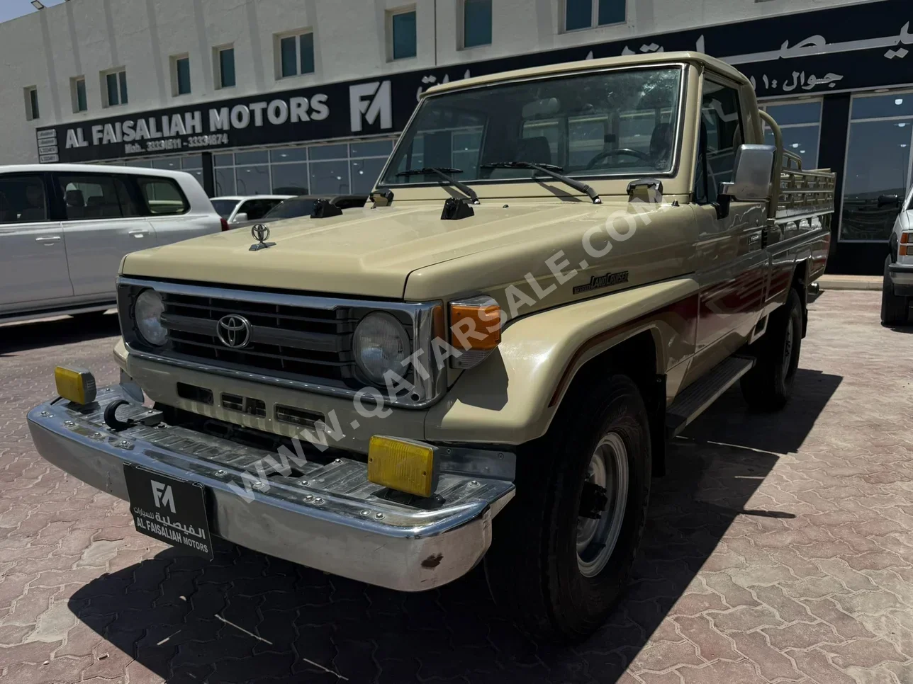 Toyota Land Cruiser LX 1997 Manual 389,000 Km 6 Cylinder Four Wheel Drive (4WD) Pick Up Beige