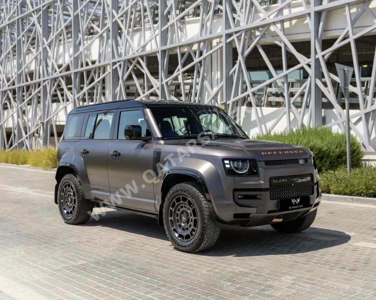 Land Rover Defender Octa 2026 Automatic 7,000 Km 8 Cylinder Four Wheel Drive (4WD) SUV Gray With Warranty