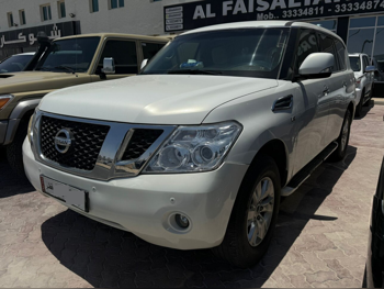 نيسان باترول اس اي 2012 اوتوماتيك 299,000 كم 8 سلندر دفع رباعي اس يو في أبيض