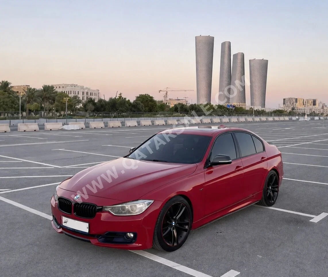 بي ام دبليو الفئة - الثالثة 328i 2013 اوتوماتيك 210,000 كم 4 سلندر دفع خلفي سيدان أحمر