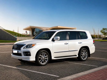 Lexus  LX  570 S  2014  Automatic  95,000 Km  8 Cylinder  Four Wheel Drive (4WD)  SUV  White