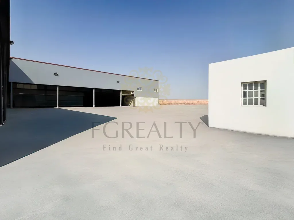 Warehouses & Stores - Al Wakrah - Abu Sulba -Area Size: 4000 Square Meter