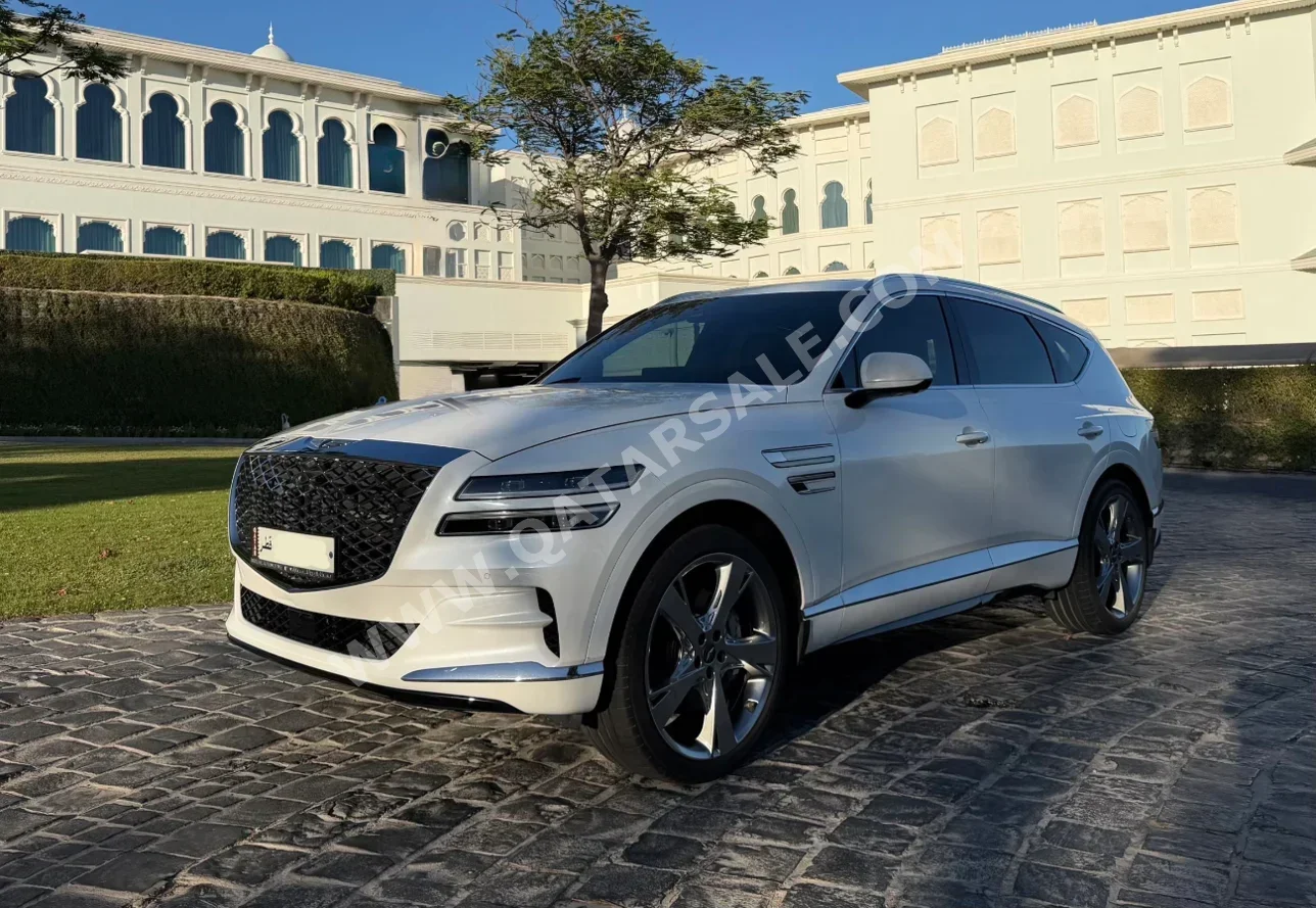 Genesis  GV 80  2021  Automatic  107,000 Km  6 Cylinder  All Wheel Drive (AWD)  SUV  White  With Warranty