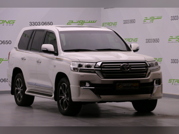 Toyota  Land Cruiser  VXR  2018  Automatic  208,000 Km  8 Cylinder  Four Wheel Drive (4WD)  SUV  White