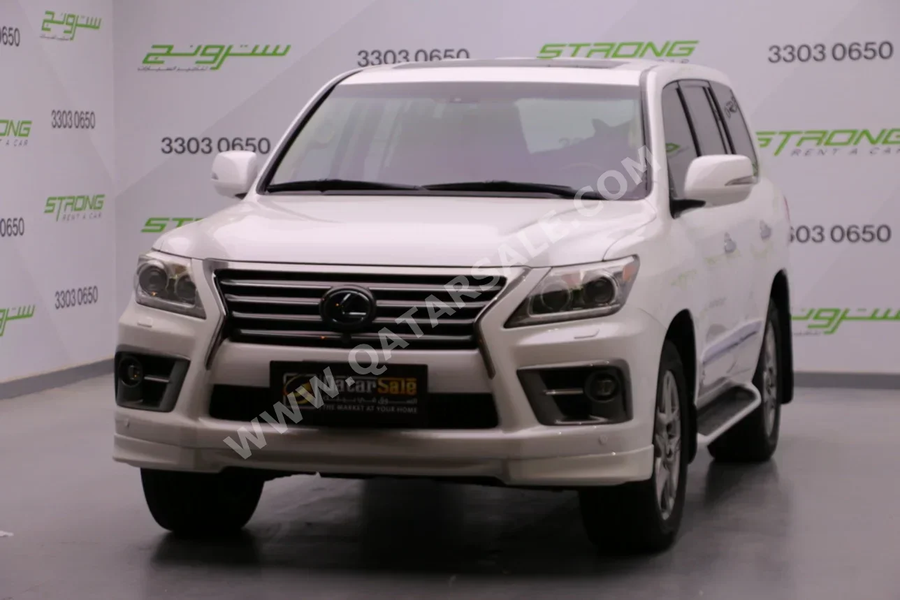 Lexus  LX  570  2015  Automatic  184,000 Km  8 Cylinder  Four Wheel Drive (4WD)  SUV  White
