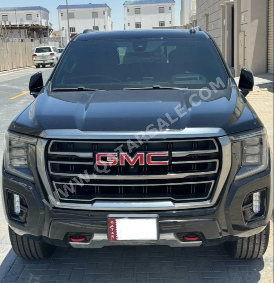 جي ام سي يوكون اي تي 4 2021 اوتوماتيك 140,000 كم 8 سلندر دفع رباعي اس يو في أسود