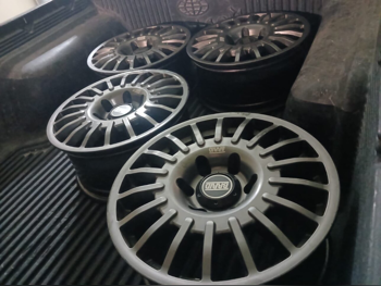 الإطارات والعجلات