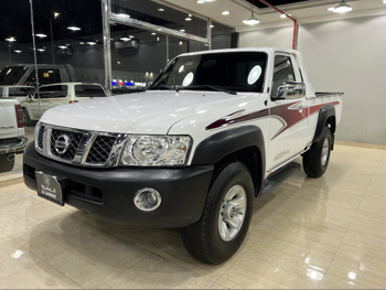Nissan Patrol Pickup 2021 Manual 63,000 Km 6 Cylinder Four Wheel Drive (4WD) Pick Up White