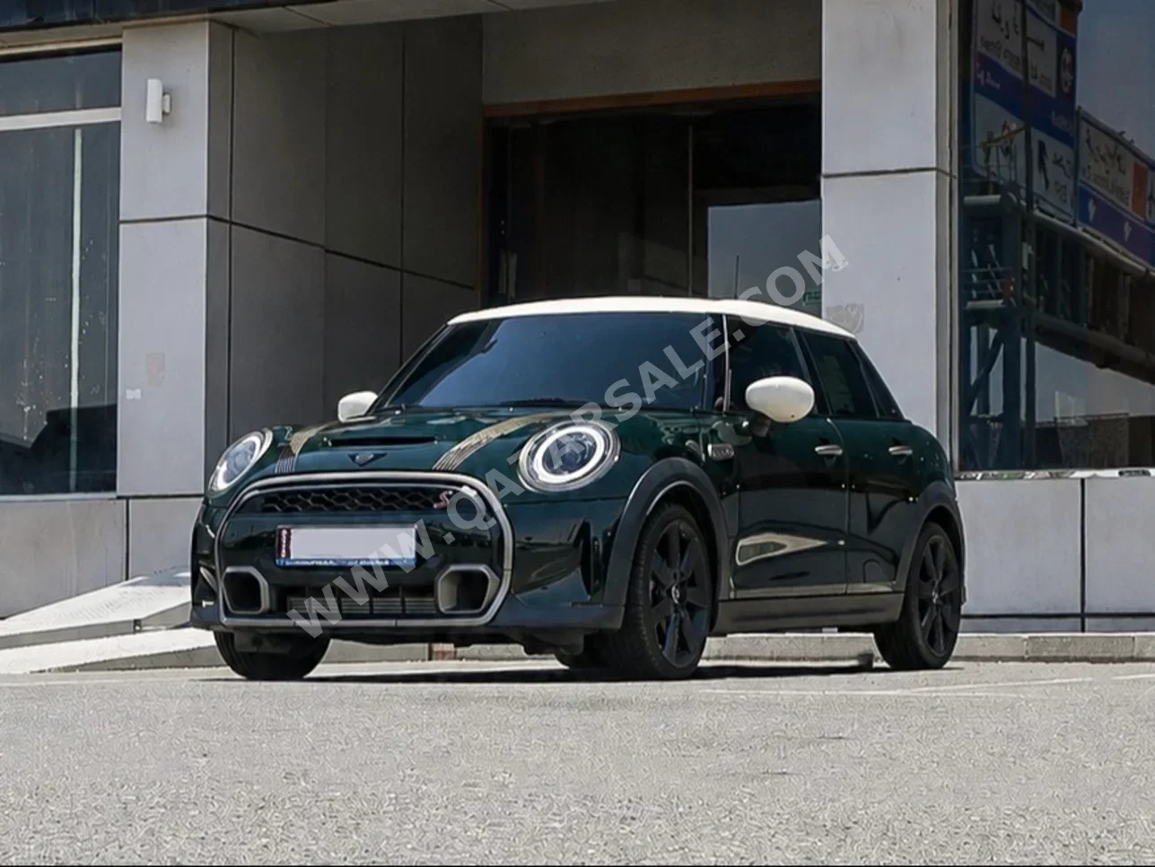 Mini Cooper S 2023 Automatic 45,000 Km 4 Cylinder Front Wheel Drive (FWD) Hatchback Dark Green With Warranty
