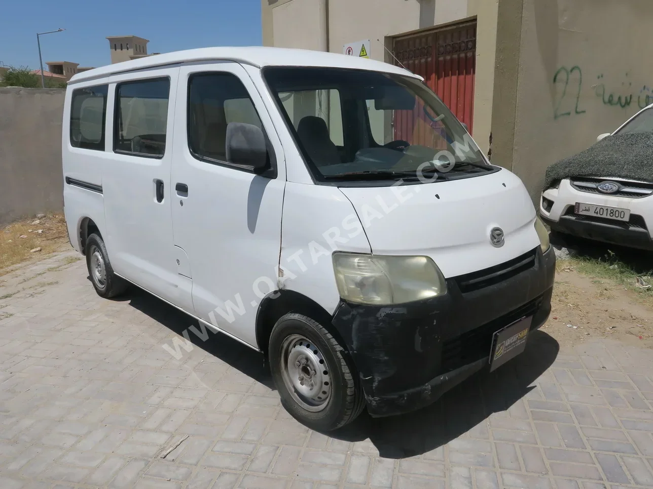 Daihatsu Gran Max 2015 Automatic 350,000 Km 4 Cylinder Front Wheel Drive (FWD) Van / Bus White