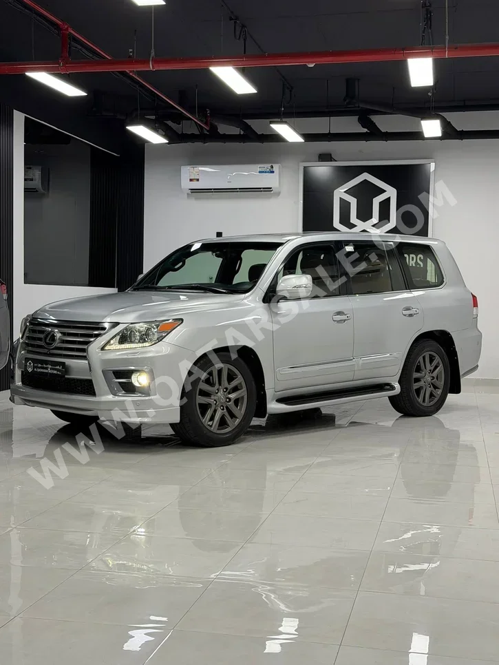 Lexus LX 570 S 2013 Automatic 340,000 Km 8 Cylinder Four Wheel Drive (4WD) SUV Silver
