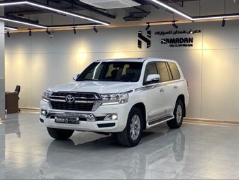 Toyota  Land Cruiser  GXR  2019  Automatic  299,000 Km  8 Cylinder  Four Wheel Drive (4WD)  SUV  White