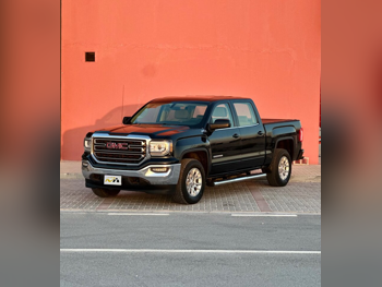 GMC Sierra SLE 2018 Automatic 79,000 Km 8 Cylinder Four Wheel Drive (4WD) Pick Up Black