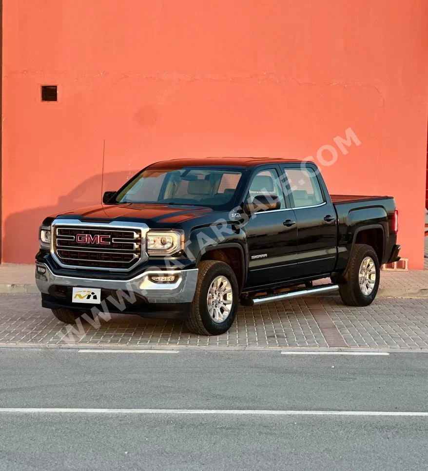 GMC Sierra SLE 2018 Automatic 79,000 Km 8 Cylinder Four Wheel Drive (4WD) Pick Up Black