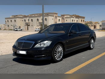 Mercedes-Benz  S-Class  500  2012  Automatic  90,000 Km  8 Cylinder  Rear Wheel Drive (RWD)  Sedan  Black