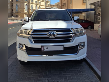Toyota  Land Cruiser  G  2016  Automatic  240,000 Km  6 Cylinder  Four Wheel Drive (4WD)  SUV  White
