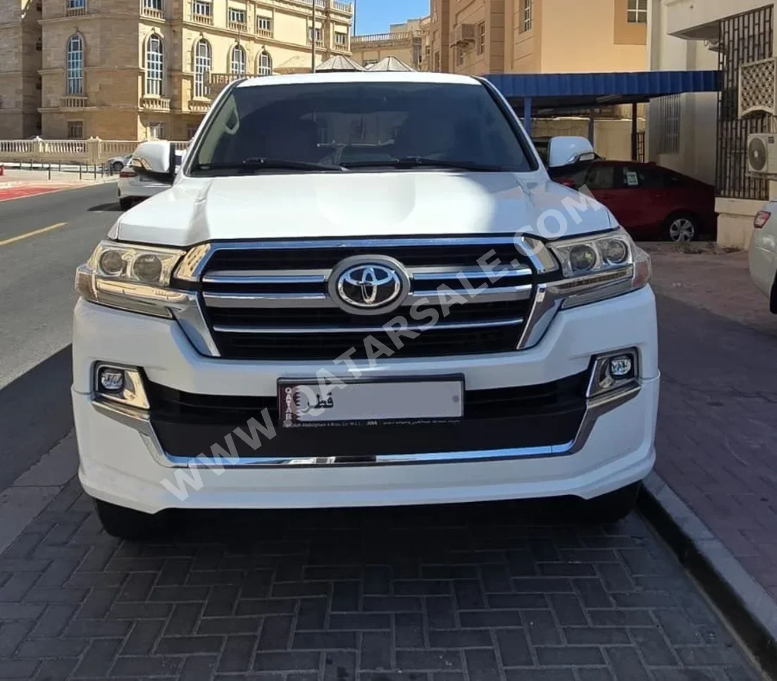 Toyota  Land Cruiser  G  2016  Automatic  238,500 Km  6 Cylinder  Four Wheel Drive (4WD)  SUV  White