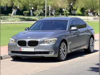 بي ام دبليو الفئة - السابعة 750 Li 2012 اوتوماتيك 130,000 كم 8 سلندر دفع خلفي سيدان رمادي