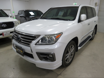 Lexus LX 570 S 2014 Automatic 280,000 Km 8 Cylinder Four Wheel Drive (4WD) SUV White