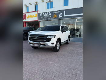 تويوتا لاند كروزر جي اكس 2024 اوتوماتيك 55,000 كم 6 سلندر دفع رباعي اس يو في أبيض تحت الضمان