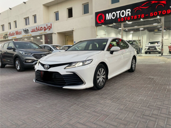 Toyota Camry LE 2023 Automatic 63,000 Km 4 Cylinder Front Wheel Drive (FWD) Sedan White With Warranty