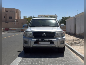 Toyota Land Cruiser GXR 2012 Automatic 500,000 Km 8 Cylinder Four Wheel Drive (4WD) SUV Silver