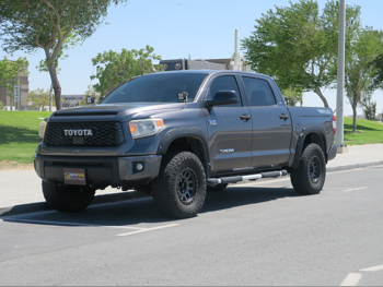 Toyota Tundra TRD 2017 Automatic 132,000 Km 8 Cylinder Four Wheel Drive (4WD) Pick Up Dark Gray