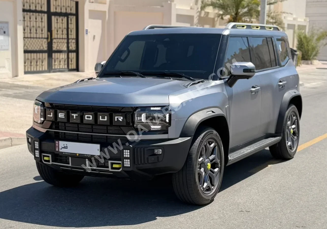 Jetour T2 Luxury Plus 2025 Automatic 14,000 Km 4 Cylinder Four Wheel Drive (4WD) SUV Gray With Warranty