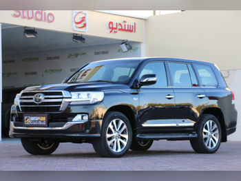 Toyota Land Cruiser VXR 2019 Automatic 217,000 Km 8 Cylinder Four Wheel Drive (4WD) SUV Black