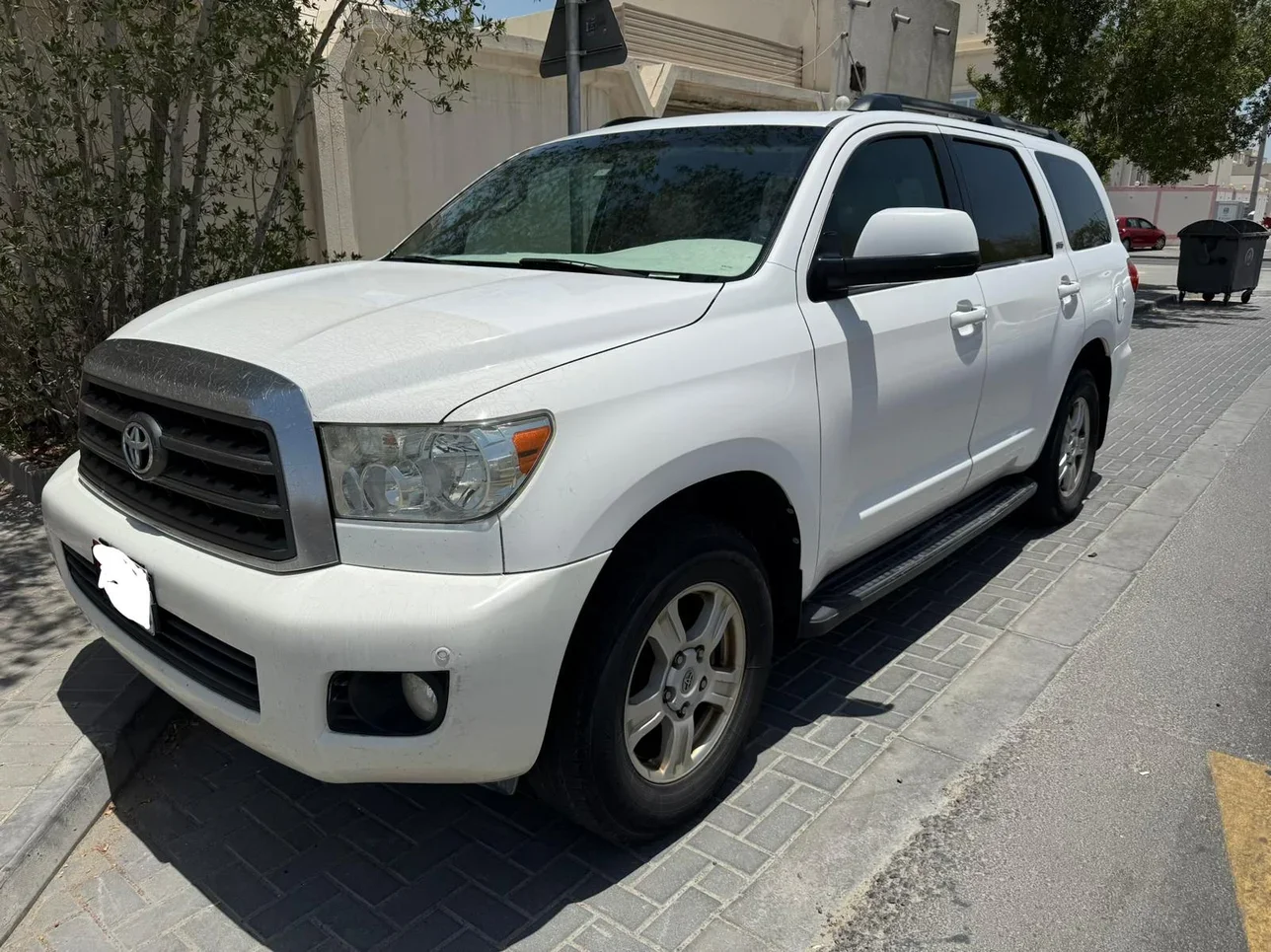 Toyota Sequoia 2016 Automatic 475,000 Km 8 Cylinder Four Wheel Drive (4WD) SUV White