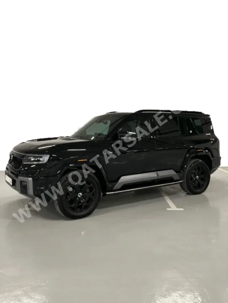 BYD Denza B8 Flag Ship 2026 Automatic 11,000 Km 4 Cylinder Four Wheel Drive (4WD) SUV Black With Warranty