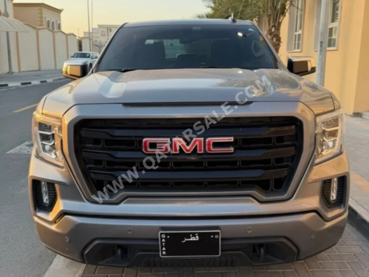 GMC Sierra 1500 2021 Automatic 104,000 Km 8 Cylinder Four Wheel Drive (4WD) Pick Up Gray