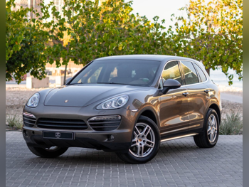 Porsche Cayenne 2014 Automatic 99,000 Km 6 Cylinder All Wheel Drive (AWD) SUV Brown