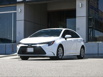 Toyota  Corolla  LE  2025  Automatic  4,800 Km  4 Cylinder  Front Wheel Drive (FWD)  Sedan  White