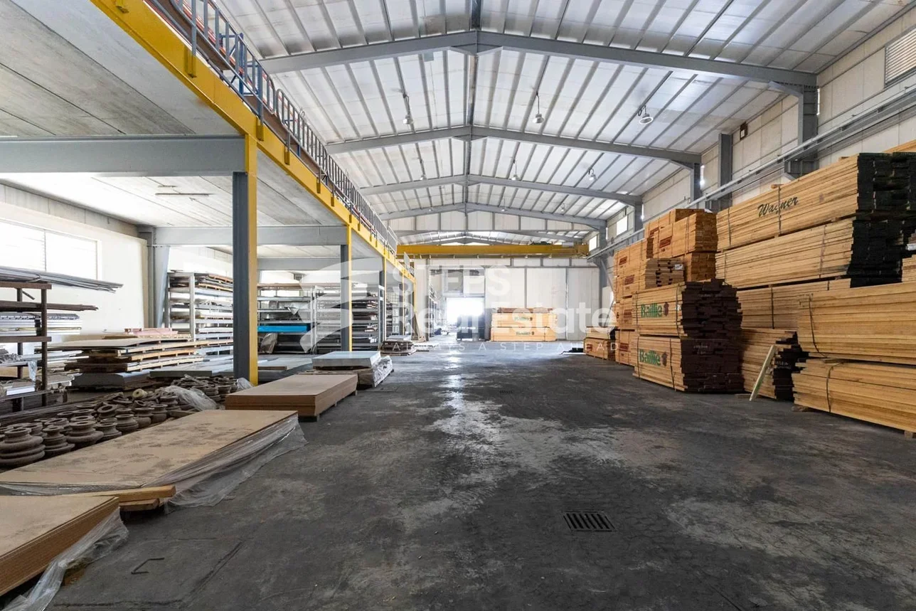 Warehouses & Stores - Al Wakrah  - Barkit Al Awamer  -Area Size: 4000 Square Meter