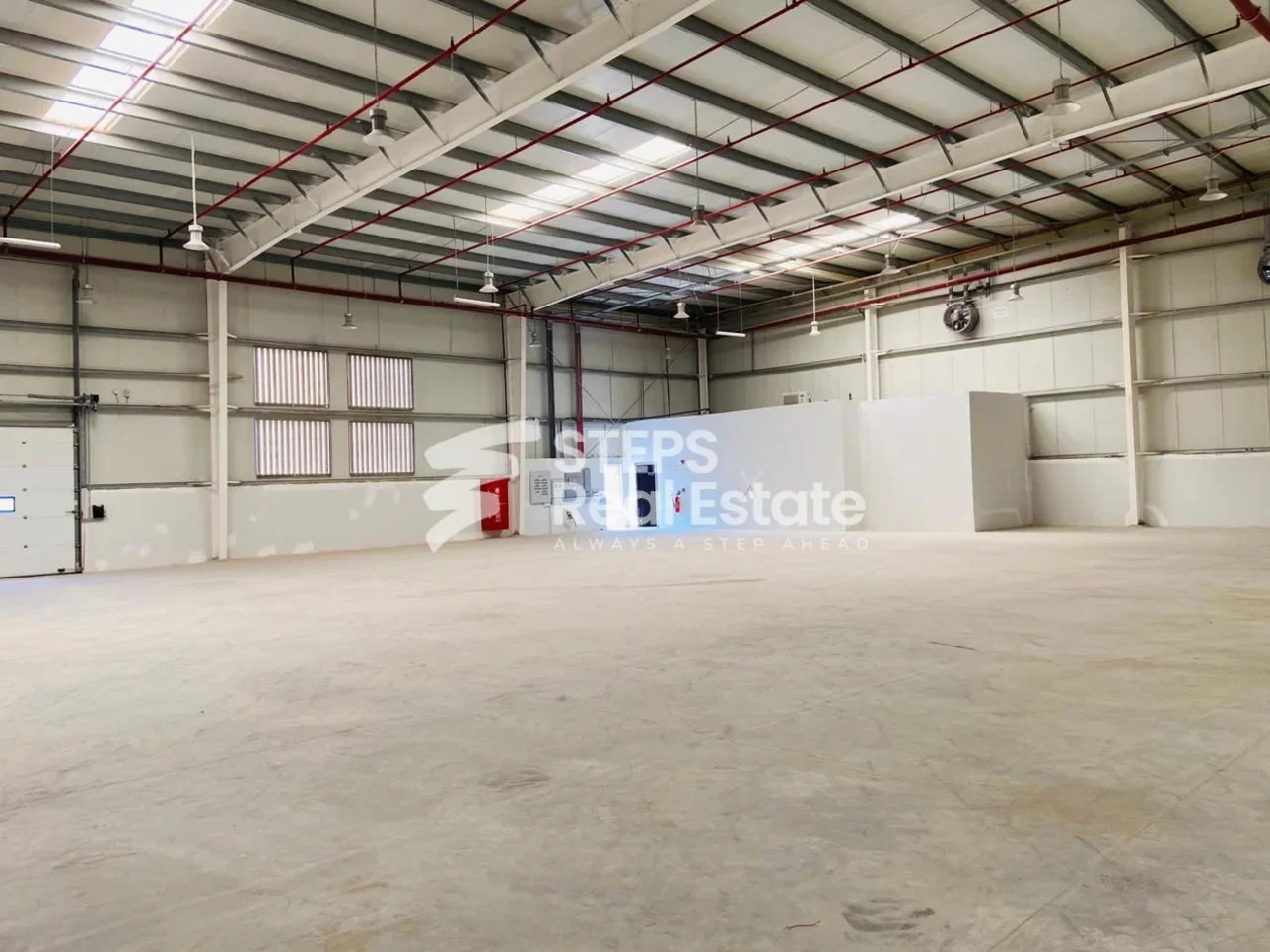 Warehouses & Stores - Umm Salal - Bu Fesseela -Area Size: 2500 Square Meter