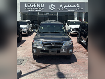 Toyota Land Cruiser GXR 2012 Automatic 459,000 Km 8 Cylinder Four Wheel Drive (4WD) SUV Gray