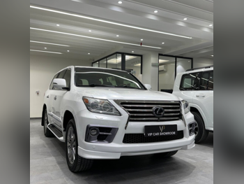 Lexus LX 570 S 2014 Automatic 390,000 Km 8 Cylinder Four Wheel Drive (4WD) SUV White