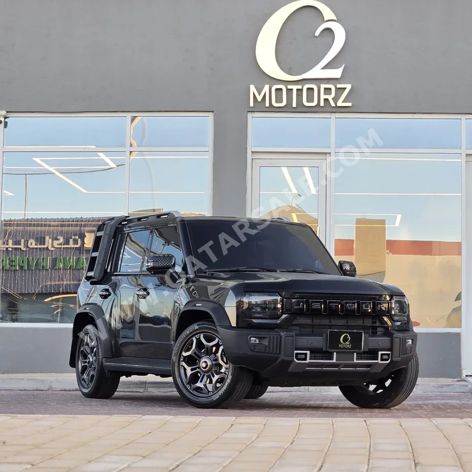 Jetour T2 Luxury 2025 Automatic 32,000 Km 4 Cylinder Four Wheel Drive (4WD) SUV Black With Warranty