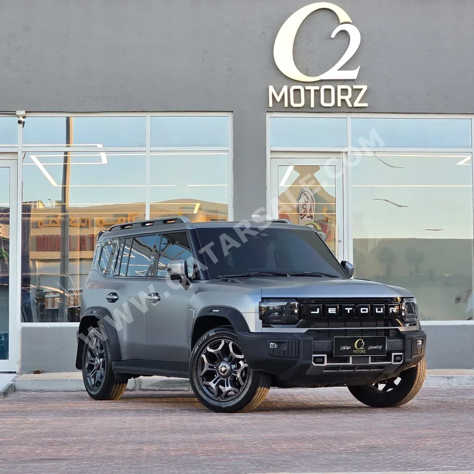 Jetour T2 Luxury 2025 Automatic 38,000 Km 4 Cylinder Four Wheel Drive (4WD) SUV Gray With Warranty