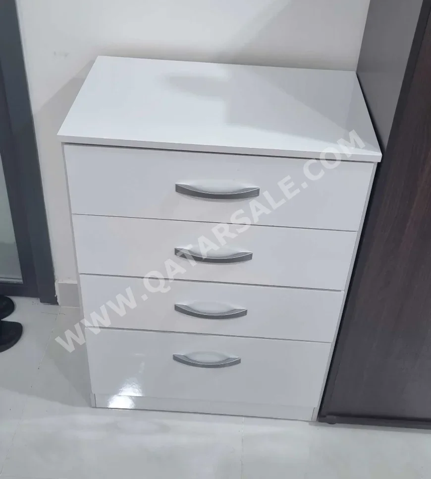 وحدات الأدراج بان ايماريتس أبيض